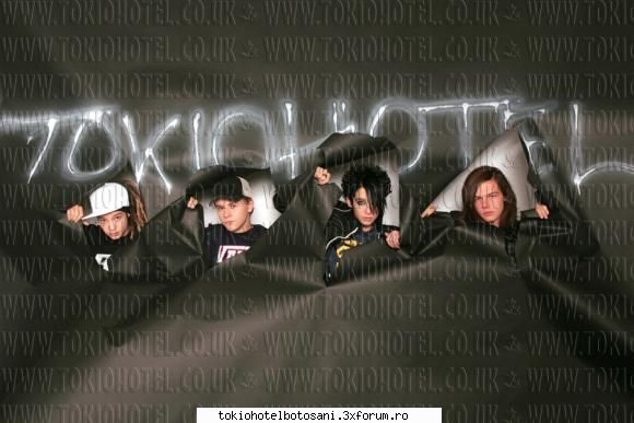 poze tom:esti sigur gasesc inauntru vin!