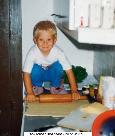 poze georg sau daaca mai uiti mine iti dau una batzu asta cap zici esti percutie