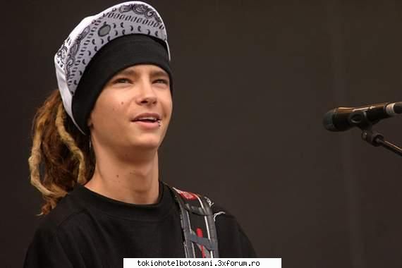 poze tomy comice tom:omg!!! cred vad bine... chiar ea!!! jolie &nbsp; &nbsp; &nbsp;