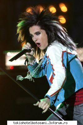 pozzze th(pe scena):x care atinga