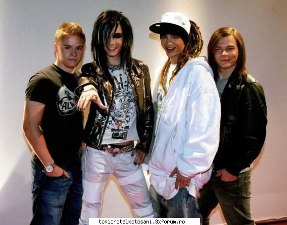 poze pantaloni are asta &nbsp;