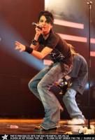 poze bill:hai frate pot tin mult asa...stai vada astia faca poze mi-au cazut din buzunar!