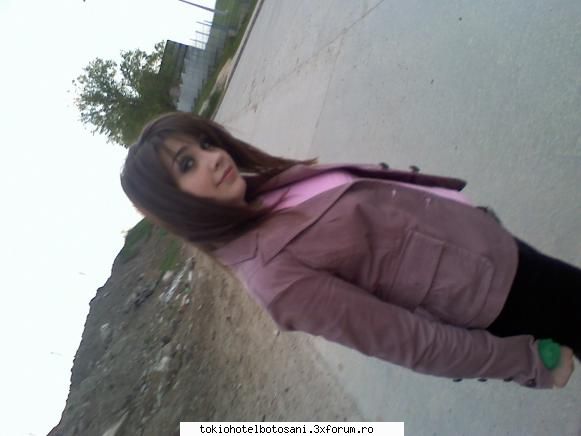 photos with toata lumea intreaba dak m`am vopsit )nu m`am vopsit! asa ieshit poza )m`am tuns dar