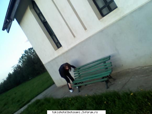 photos with nebun omu ala ))ii treaba )tot leaga pierce`u meu din ureche ~x(mutam banca din cimitir