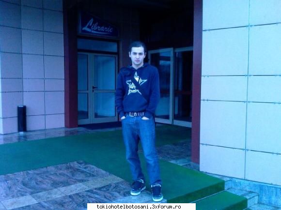 porecle vas imi zice denisu :xmancalar mamica :xcopilu meeeu:x