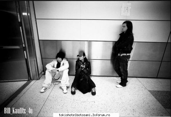 poze cum stau acolo jos poza din alt unghi saracii pozati din toate directiile