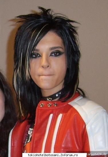 24 de secrete despre bill - nici mie nu imi plac merele........shi snt - Bill Kaulitz(vocal)
