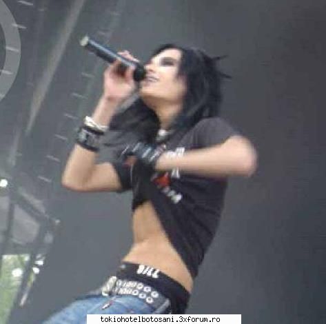 24 de secrete despre bill - nici pe mine nu ma lasa nici cu pierce-uri nici - Bill Kaulitz(vocal)