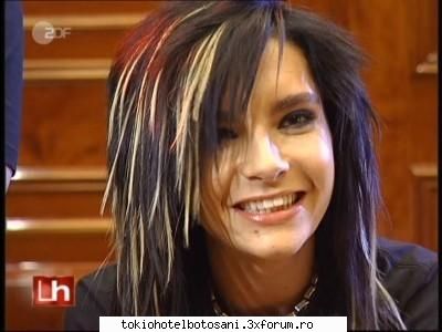 Bill blond - doamne cum arata arata belea dar zici ca e fata - Bill Kaulitz(vocal)