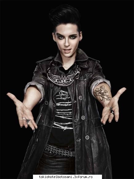 Bill in Saturn comercial - miha_tokio_hotel - Bill Kaulitz(vocal)