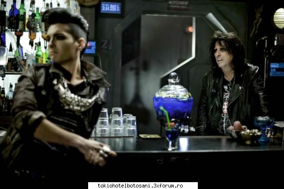 Bill in Saturn comercial - miha_tokio_hotel - Bill Kaulitz(vocal)