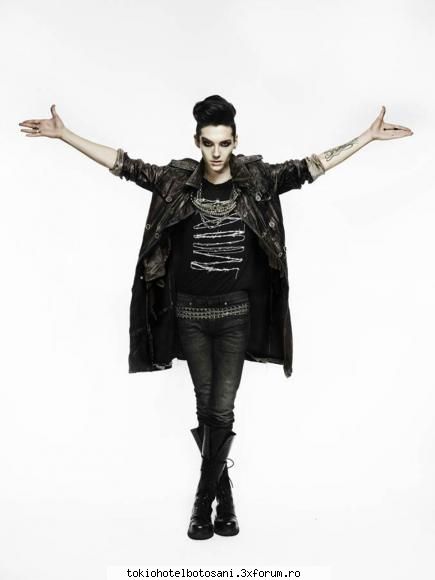 Bill in Saturn comercial - miha_tokio_hotel - Bill Kaulitz(vocal)