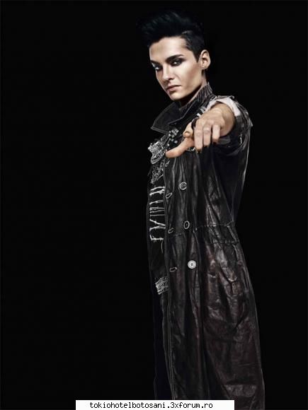 Bill in Saturn comercial - miha_tokio_hotel - Bill Kaulitz(vocal)