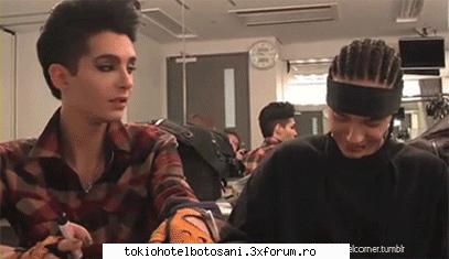 Bill kick's tom :)))) - wow..stiam videou am si eu ceva..in care Bill ii - Bill Kaulitz(vocal)