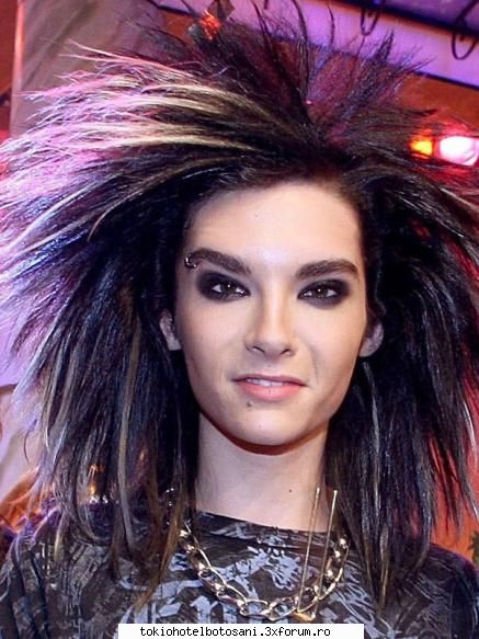 Bill lovit de David - ce fraeeerrr :x :x :x cum ishi permite sa-l - Bill Kaulitz(vocal)