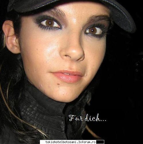 Bill nemachiat - poftim poza asta e nemachiat e tare mumos - Bill Kaulitz(vocal)