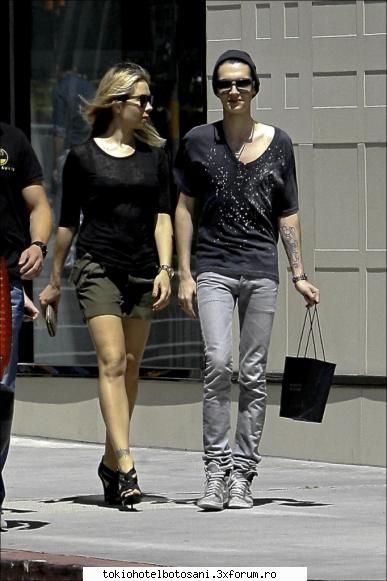 Bill si tipa.........:O:O:O - adina - Bill Kaulitz(vocal)