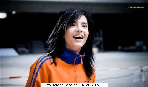Ce fac baietii cand se relaxeaza???? - zambesteX:X:X::X - Tokio Hotel