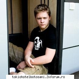 Ce fac baietii cand se relaxeaza???? - Gustav ia o loja:D:D - Tokio Hotel