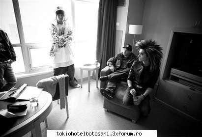 Ce fac baietii cand se relaxeaza???? - ElecktryzZza - Tokio Hotel