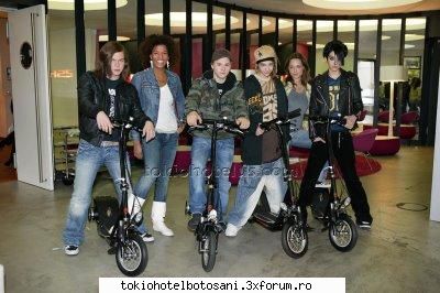 Ce fac baietii cand se relaxeaza???? - ElecktryzZza - Tokio Hotel