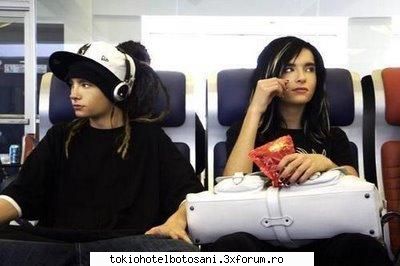 Ce fac baietii cand se relaxeaza???? - Si Tom pierde :) tin minte cand s`a enervat si a - Tokio Hotel