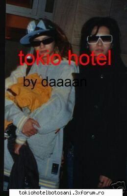 Ce mai ascunde Tom? - acolo ce tine? punga?:) hanorac ce ascunde acolo? - Tom Kaulitz(chitara)