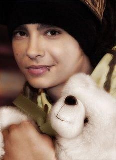 Ce mai ascunde Tom? - c fintza dragalasa e tom exact cum spui u denisse - Tom Kaulitz(chitara)