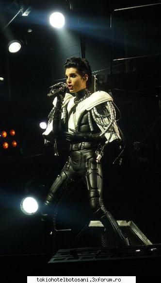 Ce melodie asculti acum`.* - tokio hotel--world behind my wall :D - Jocuri