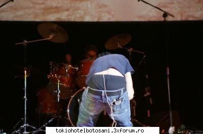 Ce va place la Bill? - ce'mi place la Bill?:-?? grea decizie..poi - Bill Kaulitz(vocal)