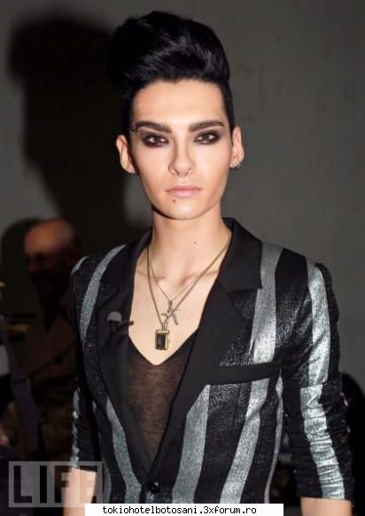Ce va place la Bill? - cand am inceput sa ascult tokio hotel bill a fost - Bill Kaulitz(vocal)