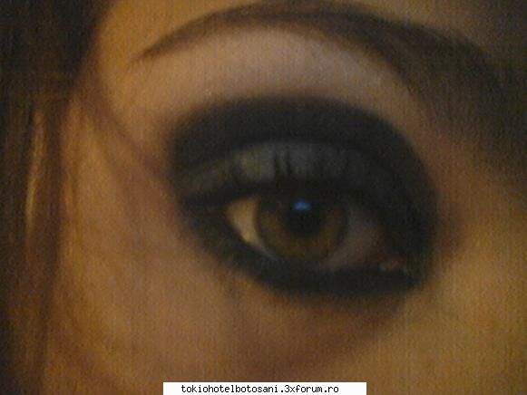 EYE-LINER LIKE BILL! - Thuamni ce fatz am - Bill Kaulitz(vocal)