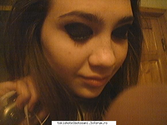 EYE-LINER LIKE BILL! - mc :D mi`a luat jumate de ora sa ma machiez k - Bill Kaulitz(vocal)