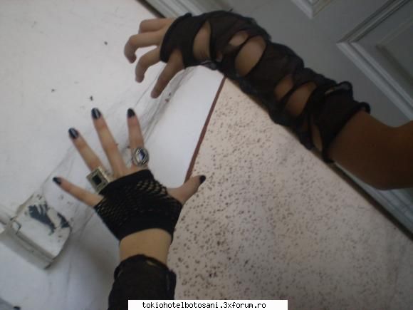 Fata ideala pentru Tom? - ai dreptate :( ...oare dc ii plac fetele c***e? - Tom Kaulitz(chitara)