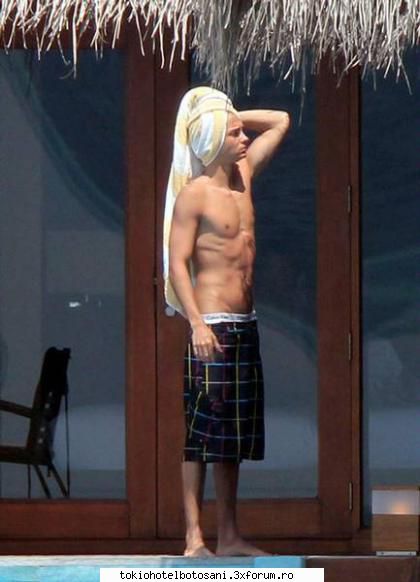 Girlfriend..?! O.o? - mamaaa....ce sarut amoros..... dak o fost bill cu - Bill Kaulitz(vocal)
