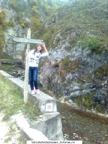 Hallo ^_^ - Eu credeam ca`i o cruce =( - Haideti sa ne cunoastem!