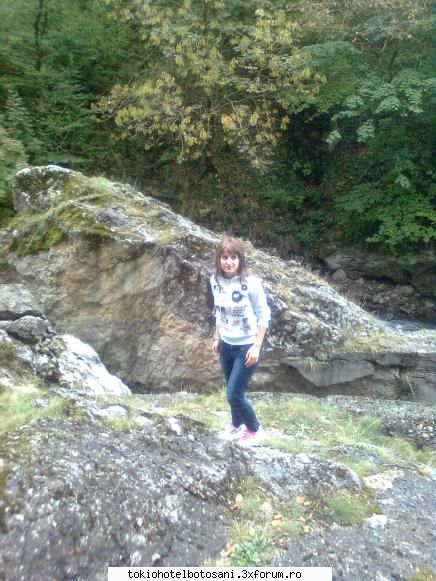 Hallo ^_^ - Daca ati vedea poza mai mare,am o fata de ratacita - Haideti sa ne cunoastem!