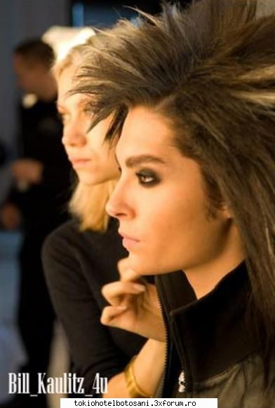 Interviu cu bill dupa operatie - saracutul Bill.... :( tare interviul - Bill Kaulitz(vocal)