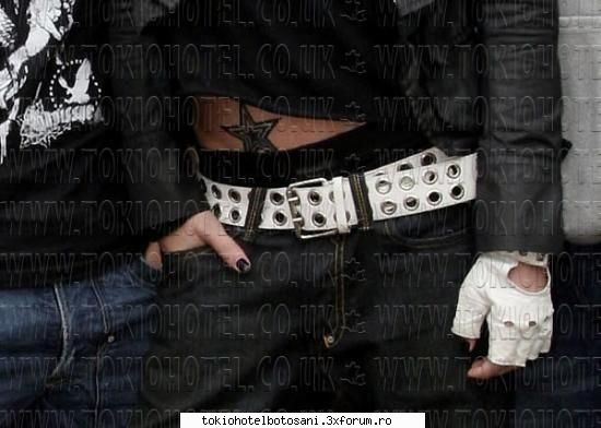 Interzis... - una la spate una in fatza eee:))) se respecta - Tokio Hotel