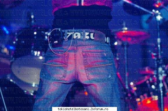 Interzis... - O pasiuene inraita de a sta cu fundul la oameni - Tokio Hotel