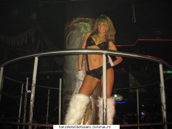 Iubita fratelui meu... - Laura in seara show-ului - Arhiva fan-ficuri