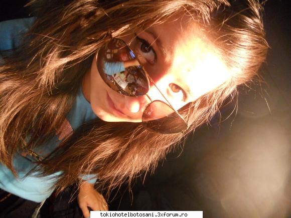 Laura^^ - weirdo poza...but i love it ! : )) : x - Haideti sa ne cunoastem!