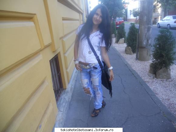 Laura^^ - lau_tokio_doll_95 - Haideti sa ne cunoastem!