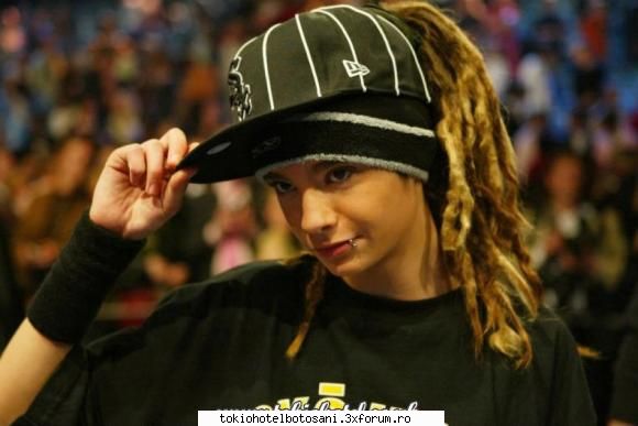 Masina lu Tom - fain numa sa conduca cu grija k mai avem nevoie - Tom Kaulitz(chitara)