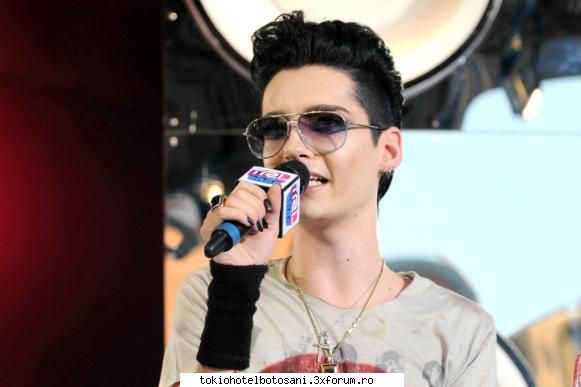 Noile pirce'uri ale lui Bill - miha_tokio_hotel - Bill Kaulitz(vocal)