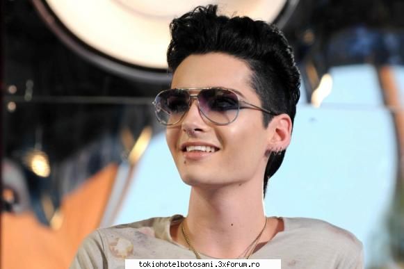 Noile pirce'uri ale lui Bill - miha_tokio_hotel - Bill Kaulitz(vocal)
