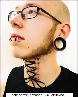Noile pirce'uri ale lui Bill - sa se distruga ,doar pentru ca si-a pus un septum - Bill Kaulitz(vocal)