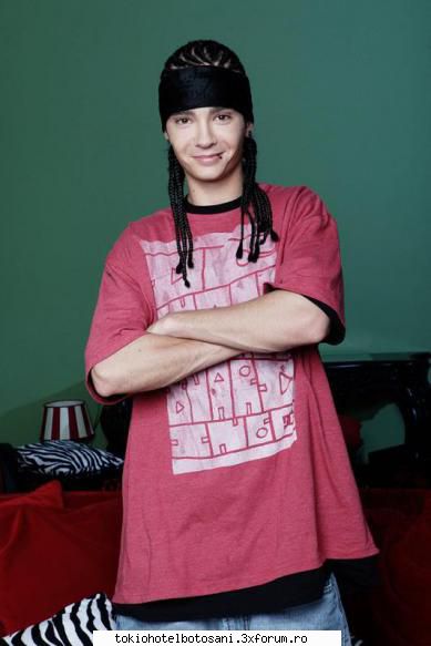 OMG Bill chiar e cu una! - hmmmmm.......se cun de la o posta ca e fake - Bill Kaulitz(vocal)