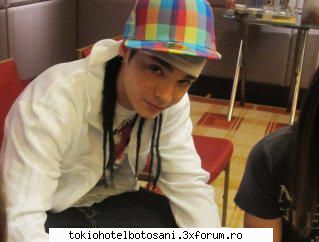 PoZe...2011.........!!!! - mtaodmutza - Tom Kaulitz(chitara)