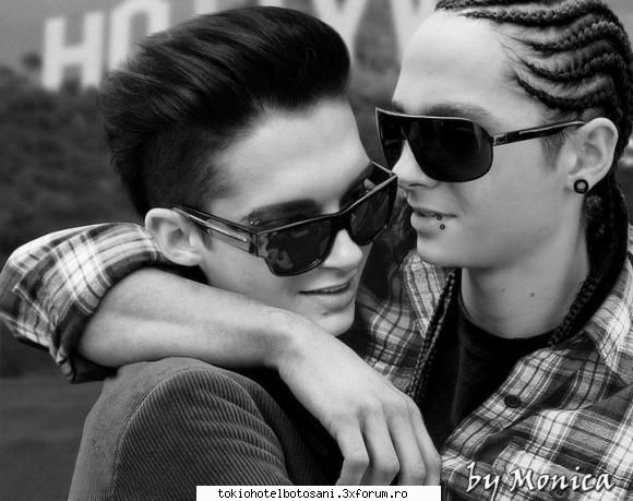PoZe...2011.........!!!! - Candy_Girl_Love_Th - Tom Kaulitz(chitara)